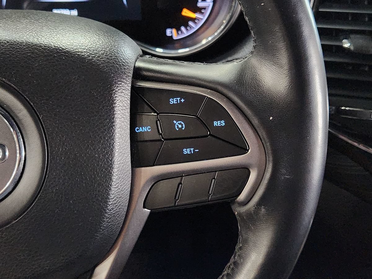 Used 2022 Jeep Grand Cherokee Laredo X AWD/4WD image 50