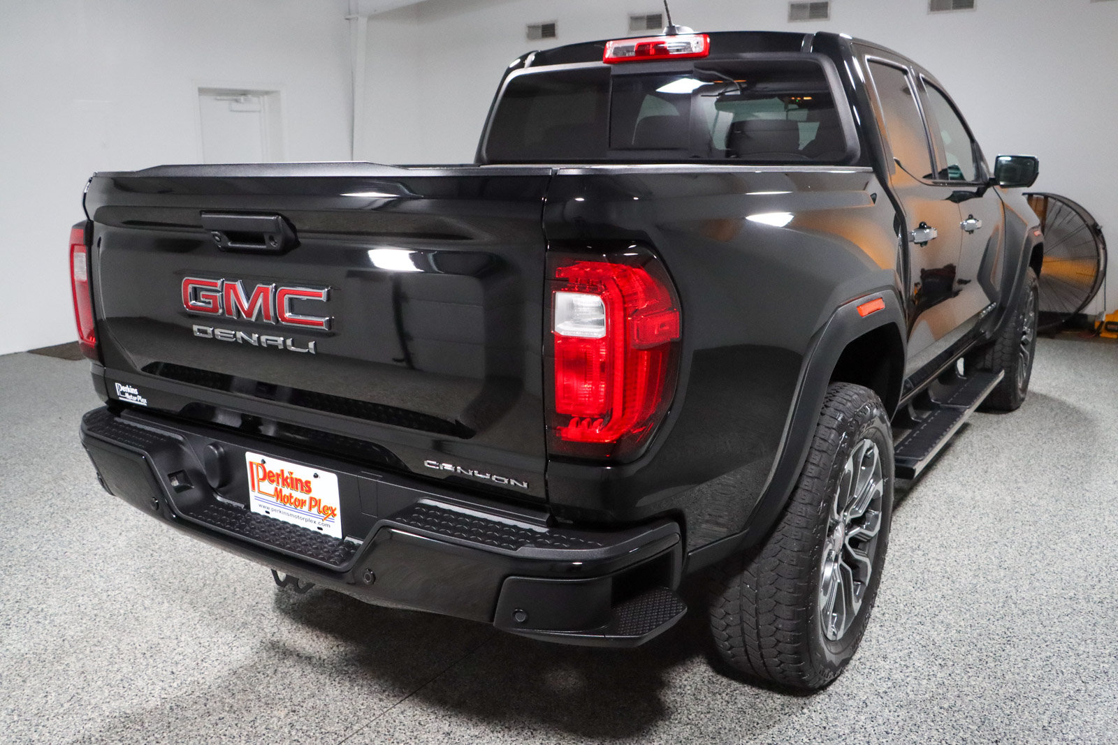 Used 2023 GMC Canyon Denali AWD/4WD image 7