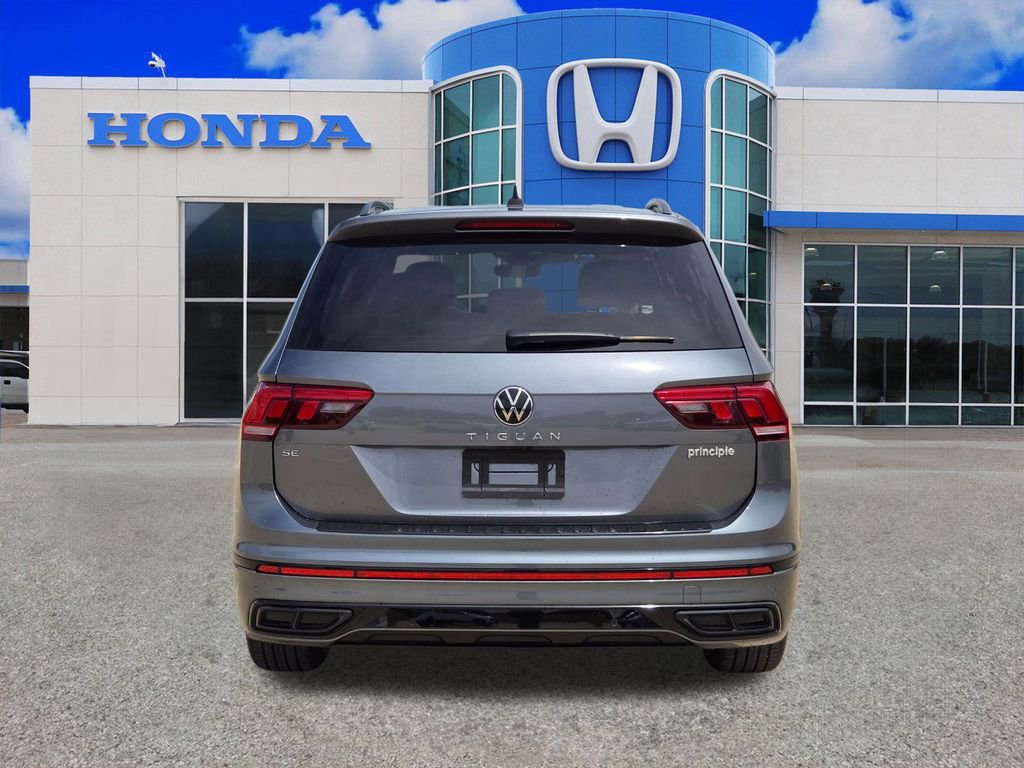 Used 2023 Volkswagen Tiguan SE R-Line FWD image 4