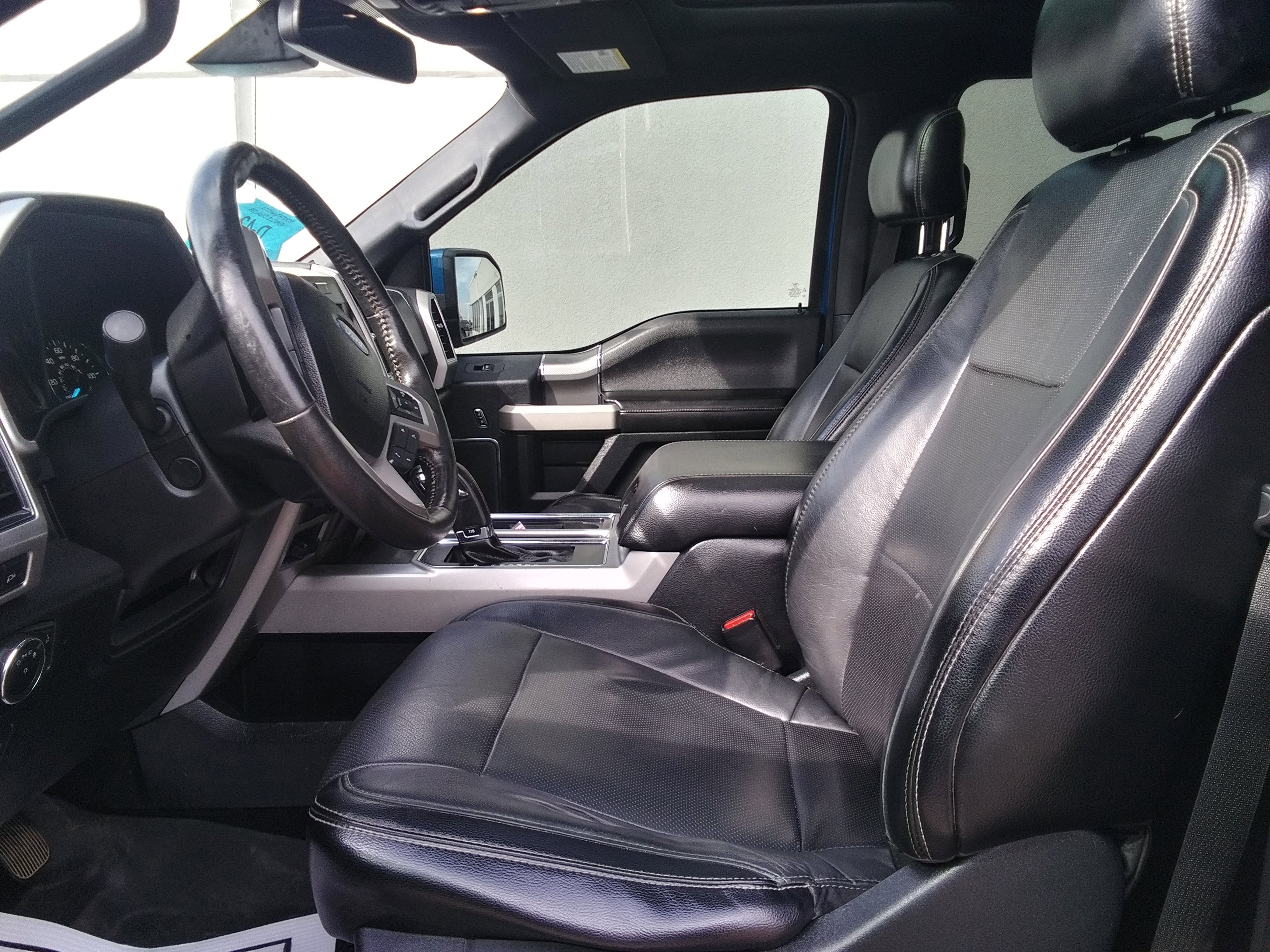 Used 2017 Ford F150 Lariat w/ Equipment Group 502A Luxury AWD/4WD image 14