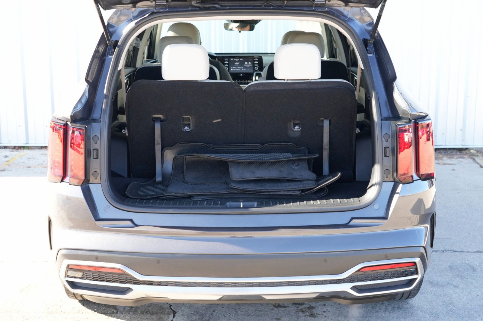 Used 2021 Kia Sorento S image 9