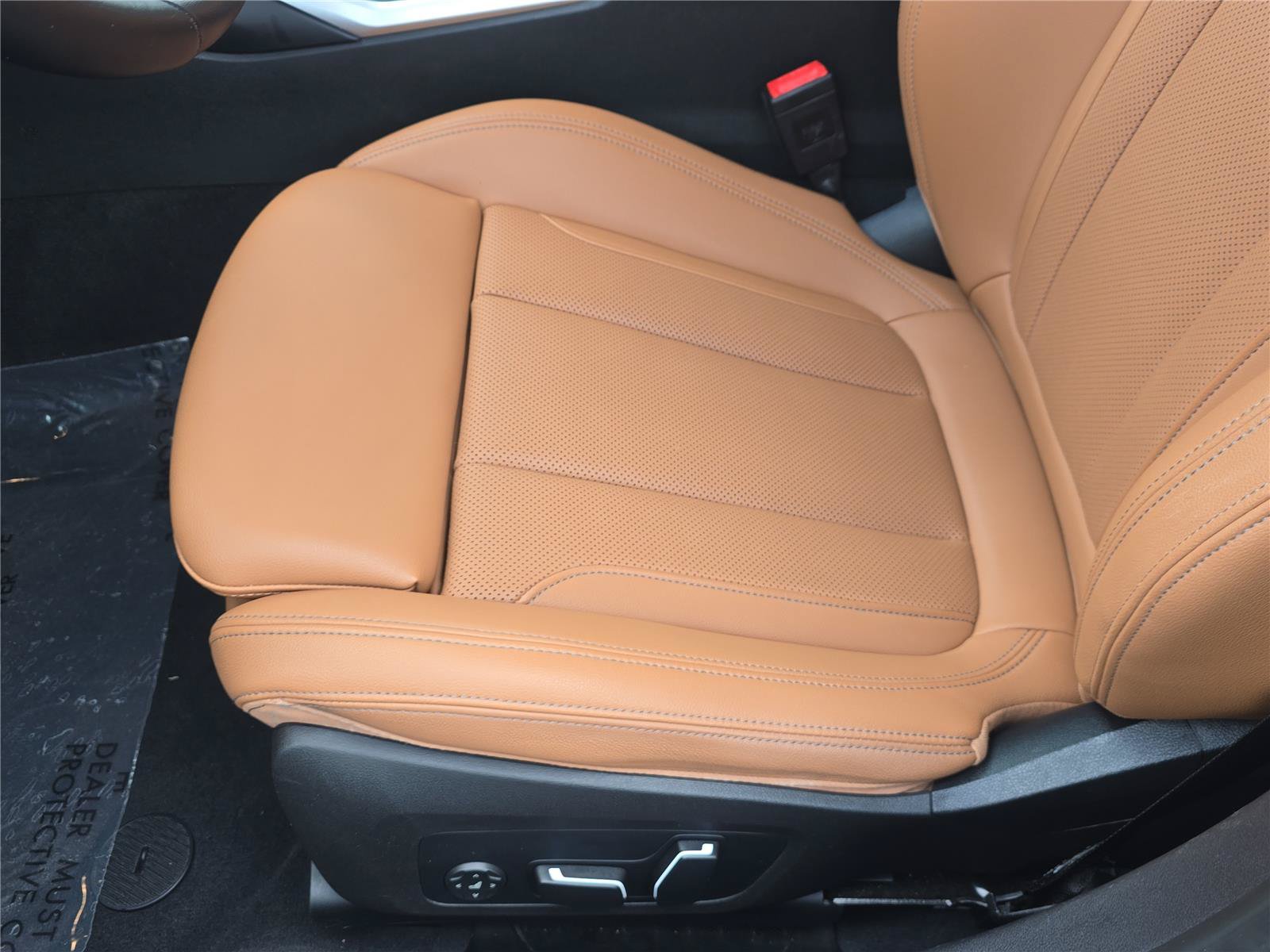 Certified 2024 BMW 330i Sedan RWD image 13