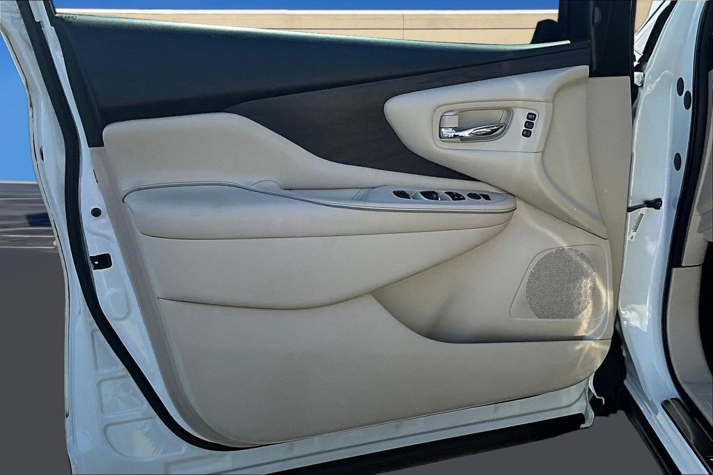 Used 2019 Nissan Murano Platinum w/ Cargo Package FWD image 21
