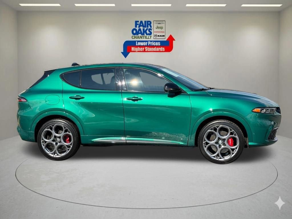 Used 2025 Alfa Romeo Tonale Tributo Italiano image 5