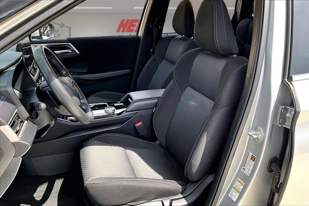 Used 2025 Mitsubishi Outlander ES AWD/4WD image 23