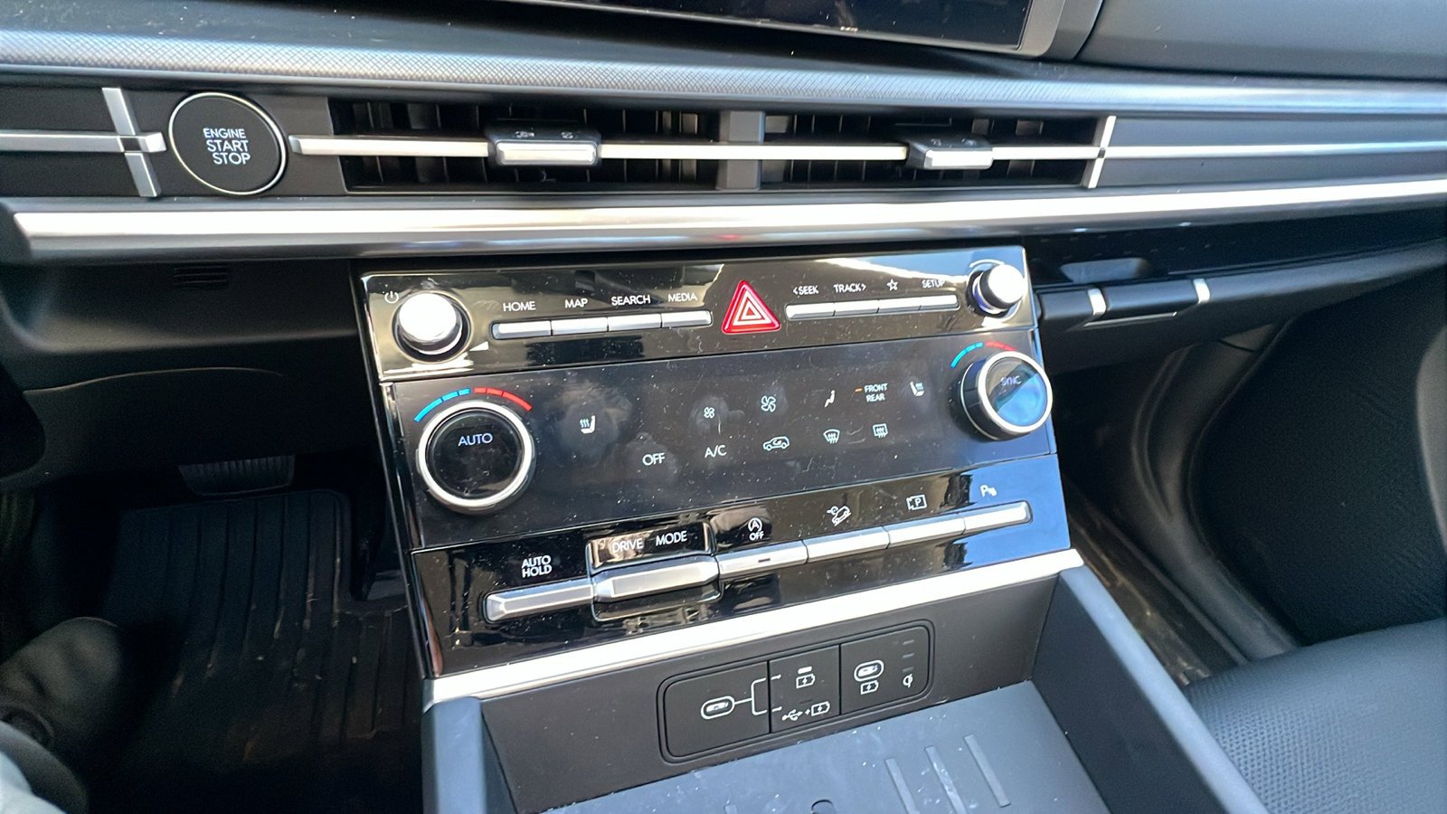 Used 2025 Hyundai Santa Fe SEL image 31