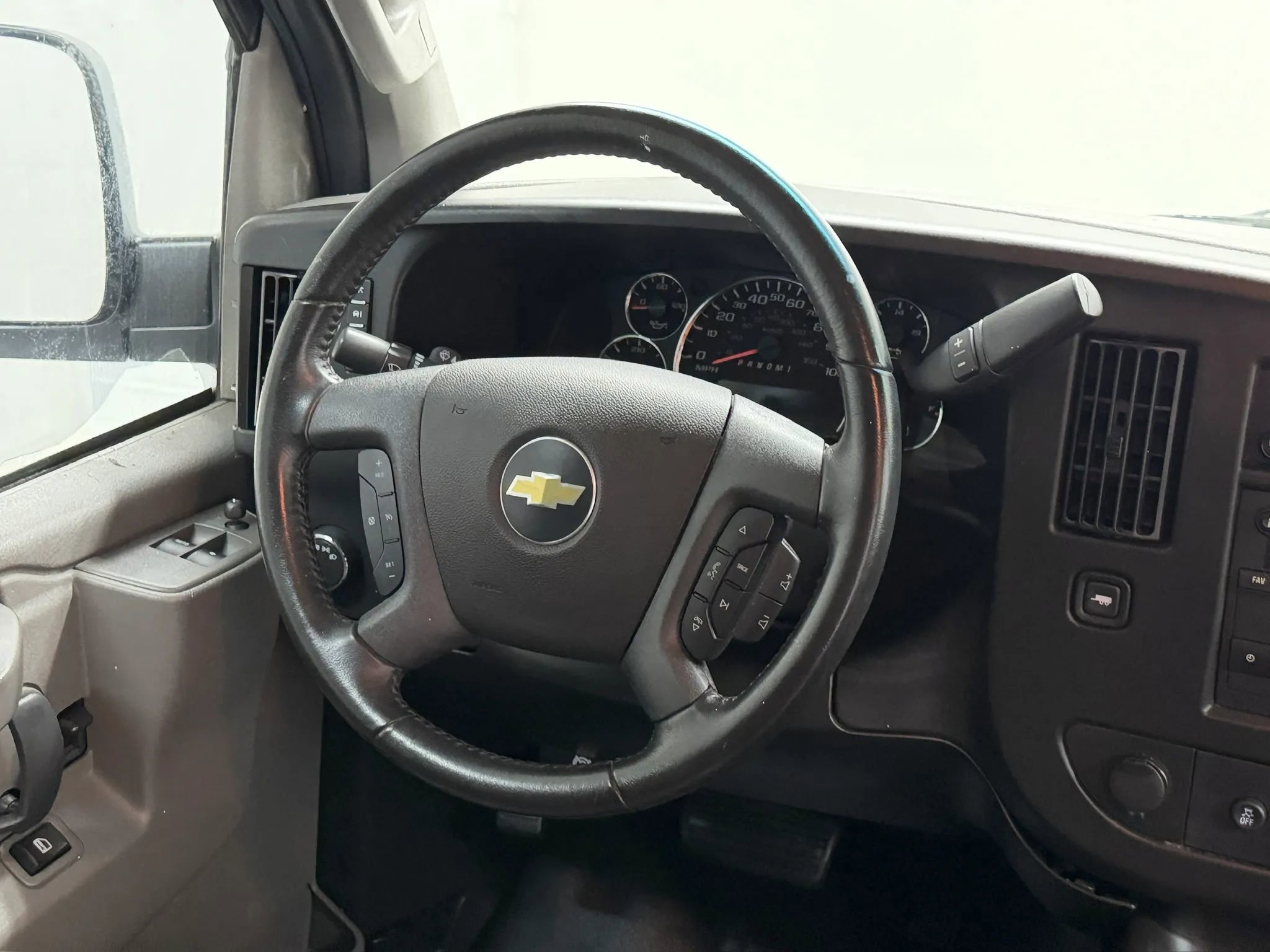 Used 2023 Chevrolet Express 3500 LS RWD image 24