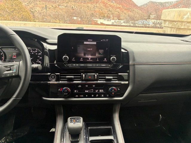 Used 2024 Nissan Pathfinder Rock Creek AWD/4WD image 14