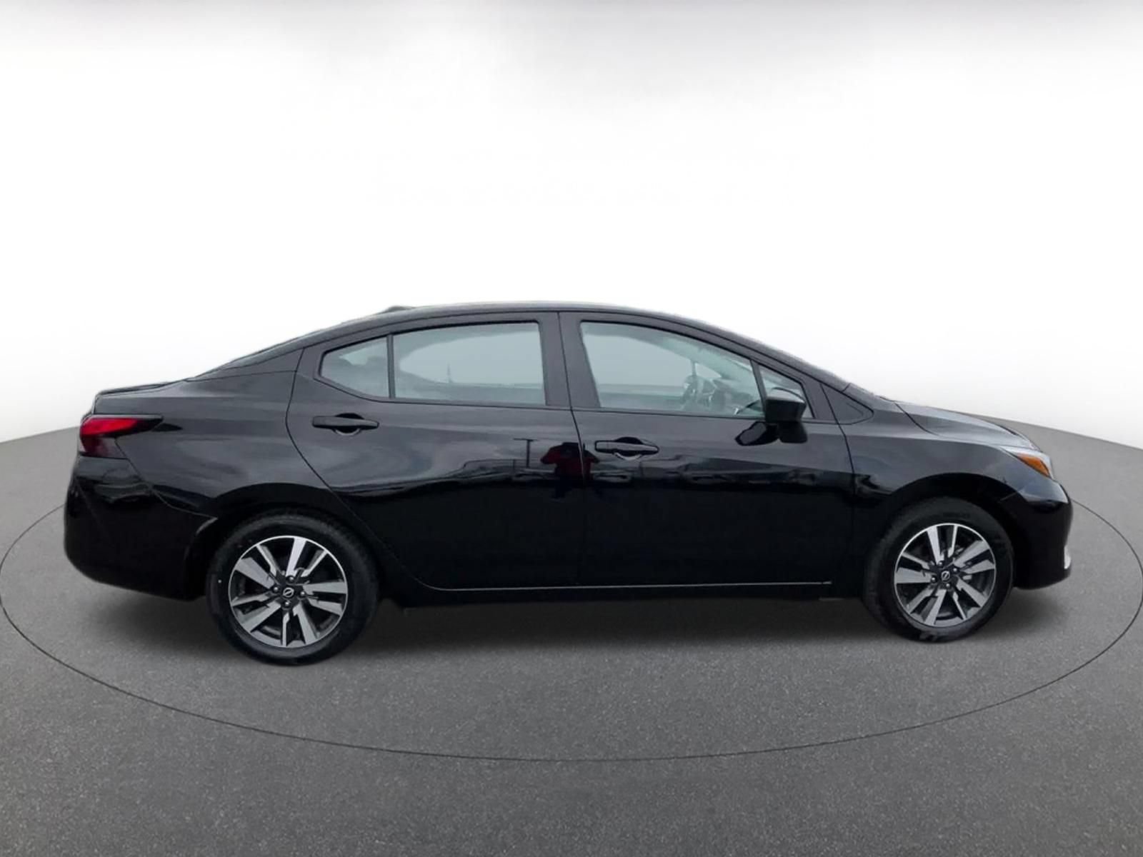 Used 2025 Nissan Versa SV FWD image 15