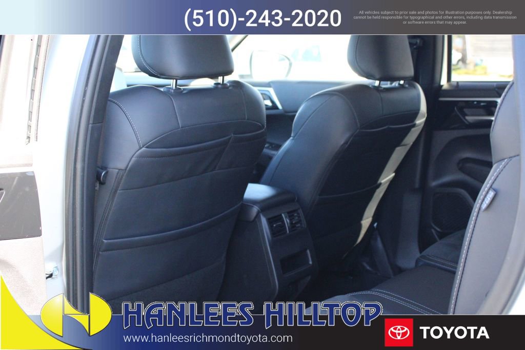 Used 2024 Mitsubishi Outlander SE image 16