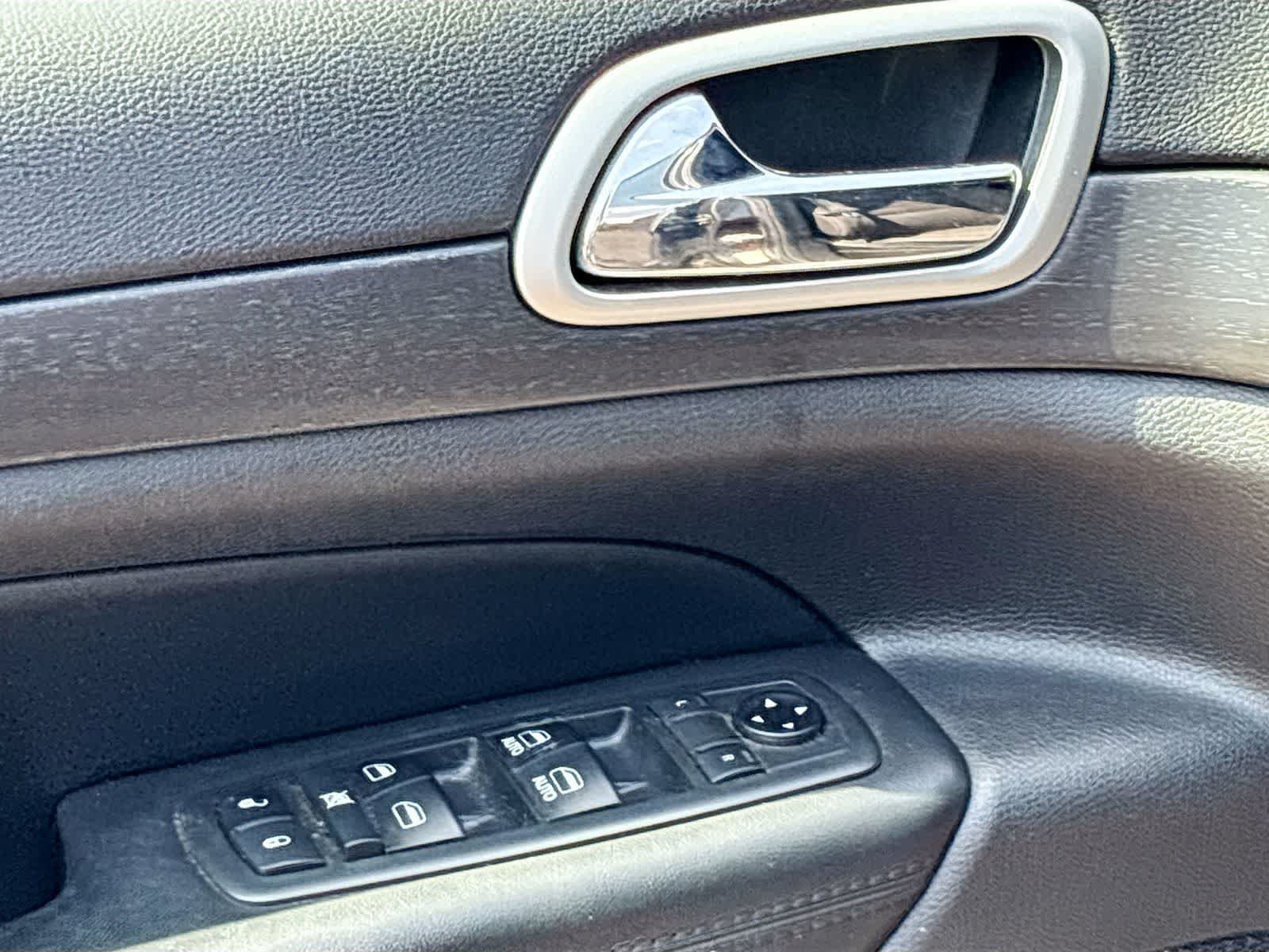 Used 2018 Jeep Grand Cherokee Laredo AWD/4WD image 18