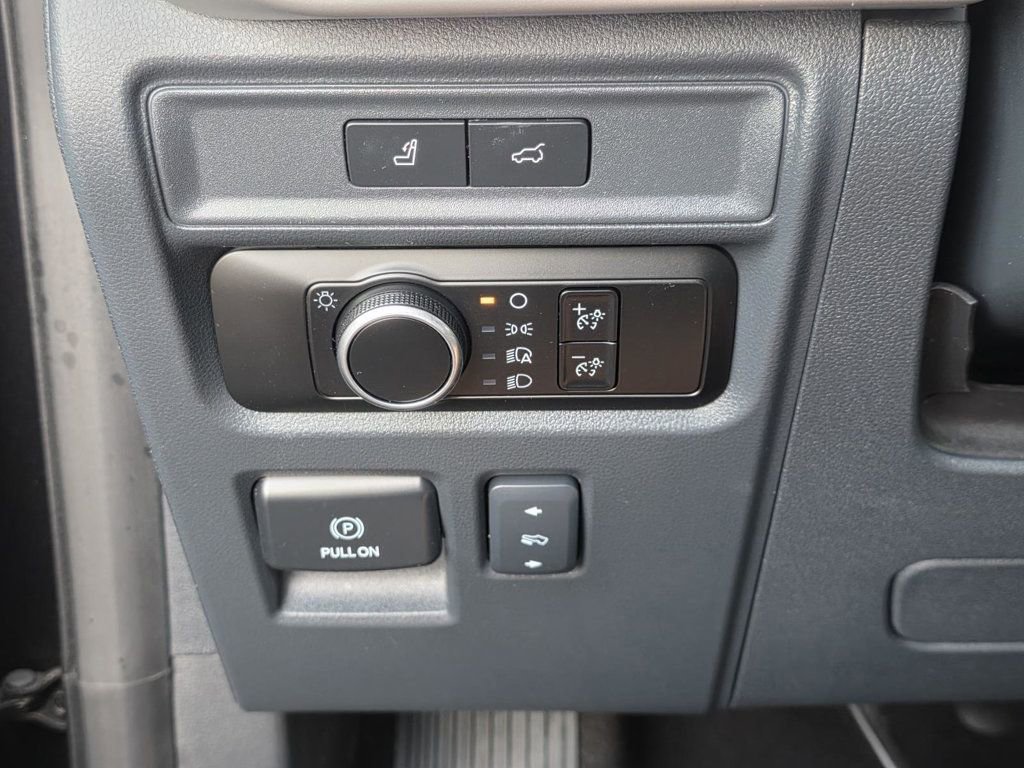 Used 2024 Ford Expedition Max XLT image 28