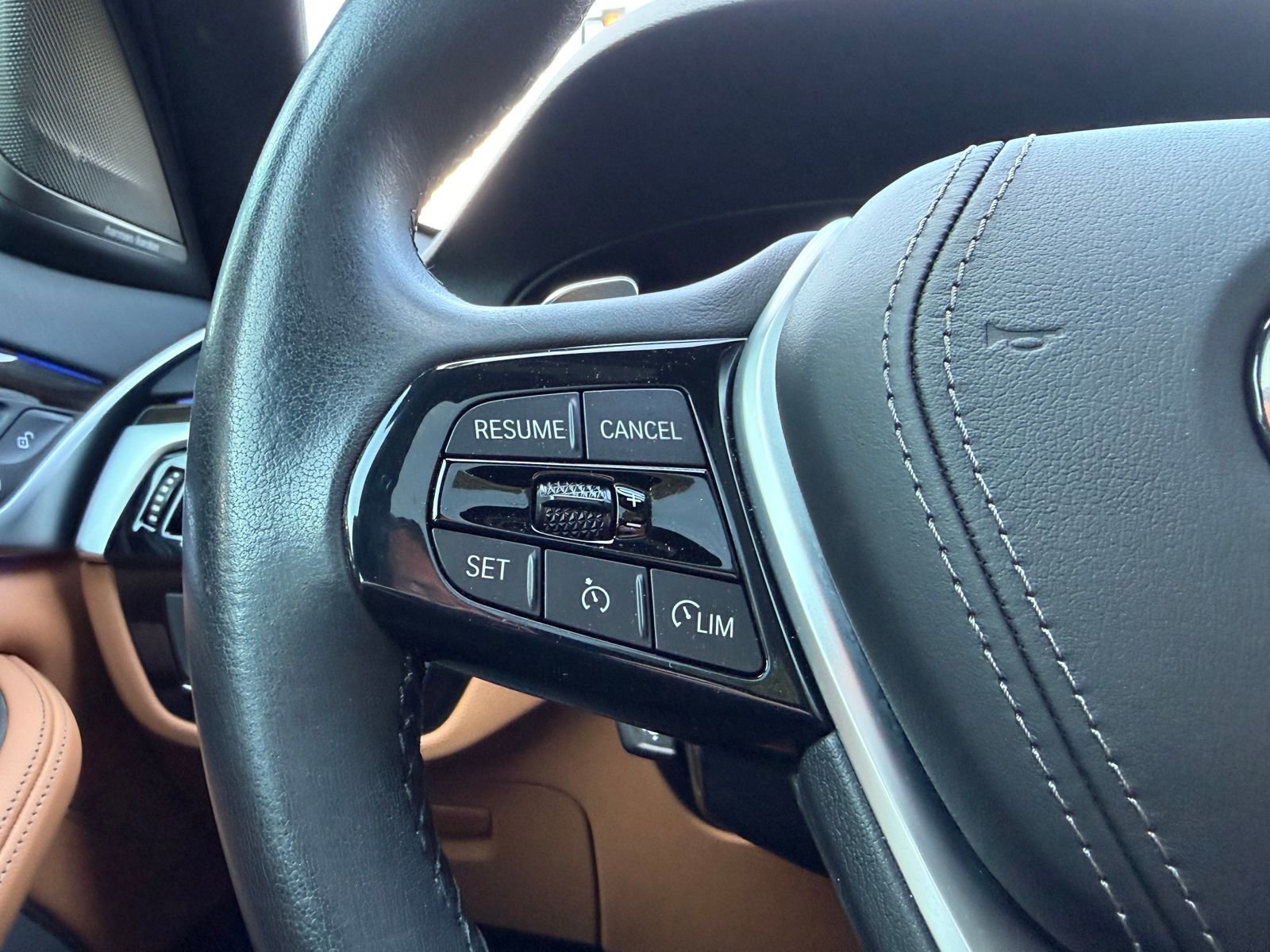 Certified 2023 BMW 540i w/ Premium Package image 22