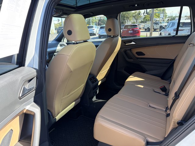 Used 2024 Volkswagen Tiguan SE R-Line AWD/4WD image 4