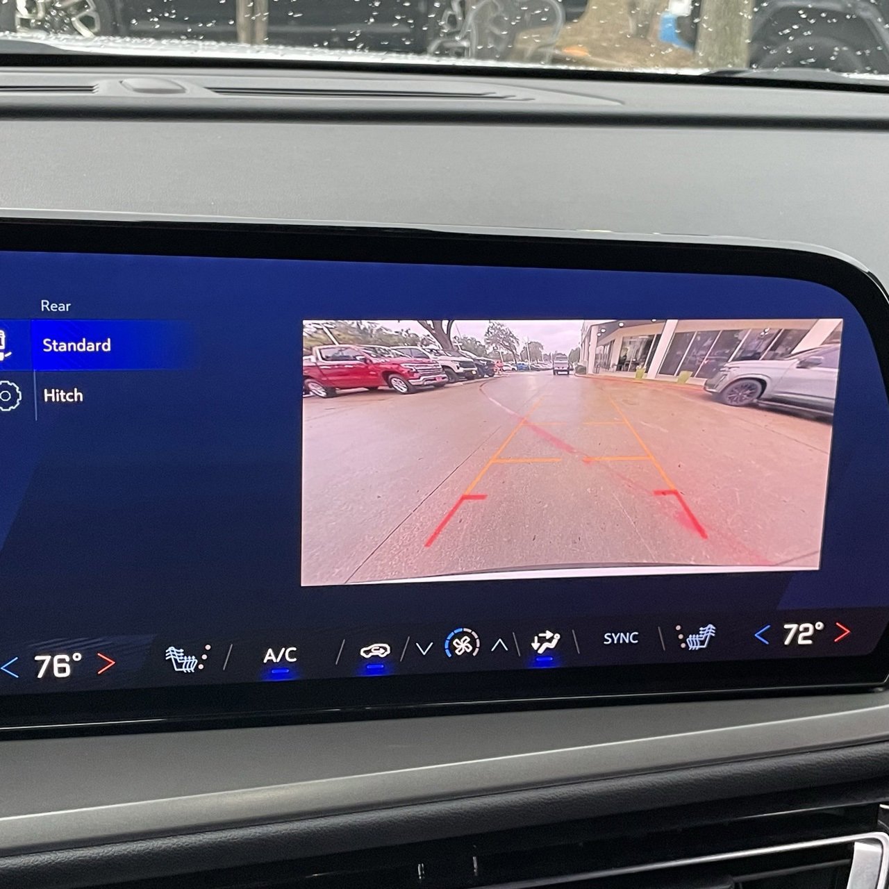 Used 2025 Chevrolet Traverse LT image 18