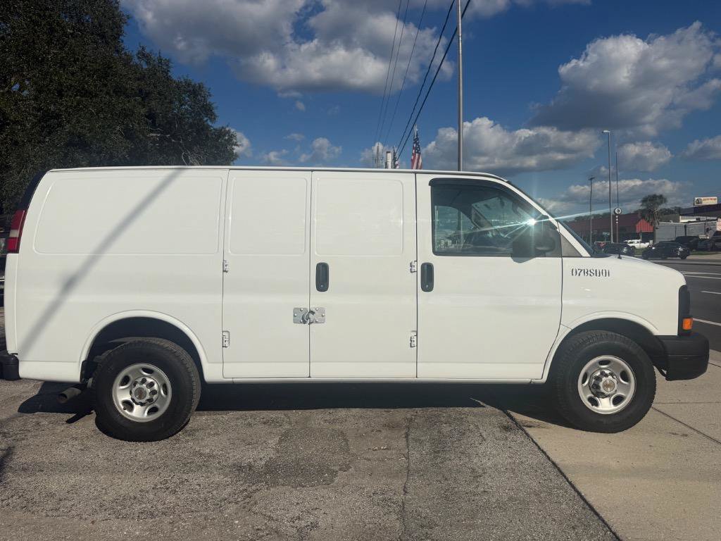 Used 2016 Chevrolet Express 2500 RWD image 2