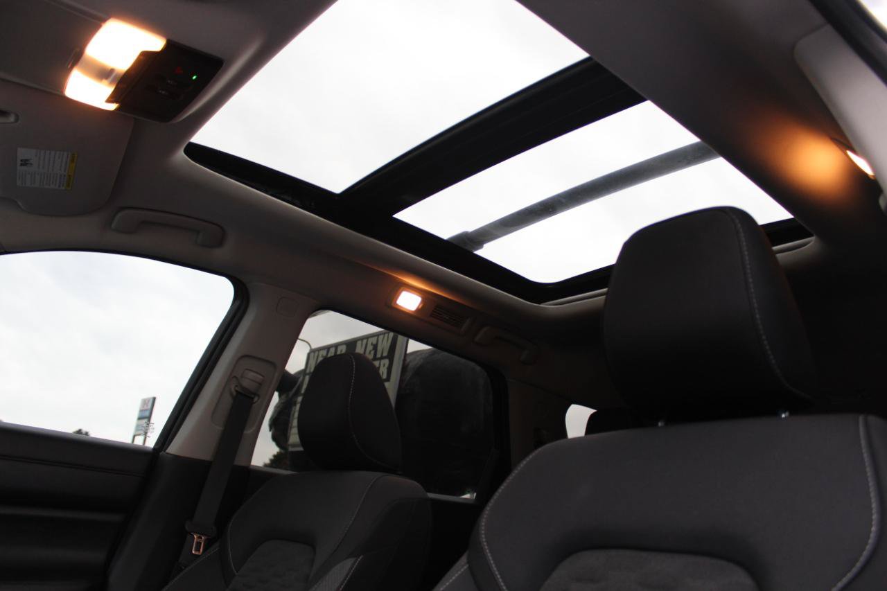 Used 2022 Nissan Pathfinder SV w/ SV Premium Package FWD image 20