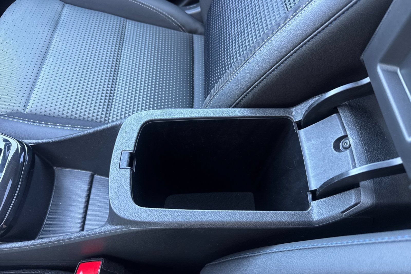 Used 2026 Chevrolet Trax LT w/ Sunroof Package FWD image 30