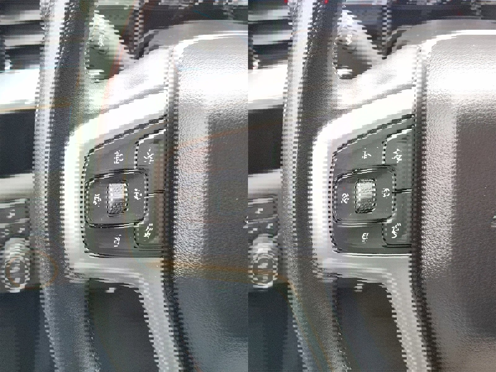 Used 2024 Chevrolet Silverado 2500 LT image 28