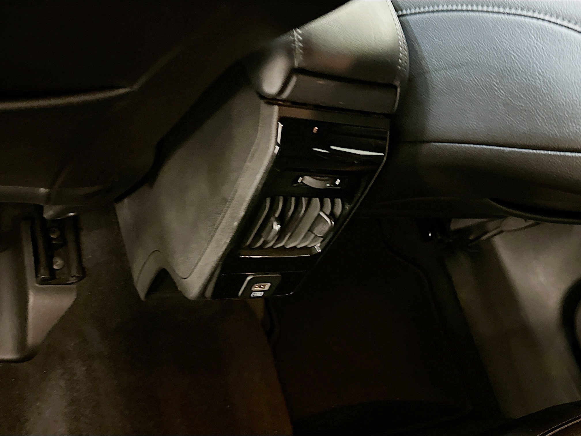 Used 2023 Jeep Compass Limited image 27