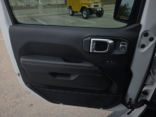 Used 2019 Jeep Wrangler Unlimited Sahara w/ Safety Group image 26