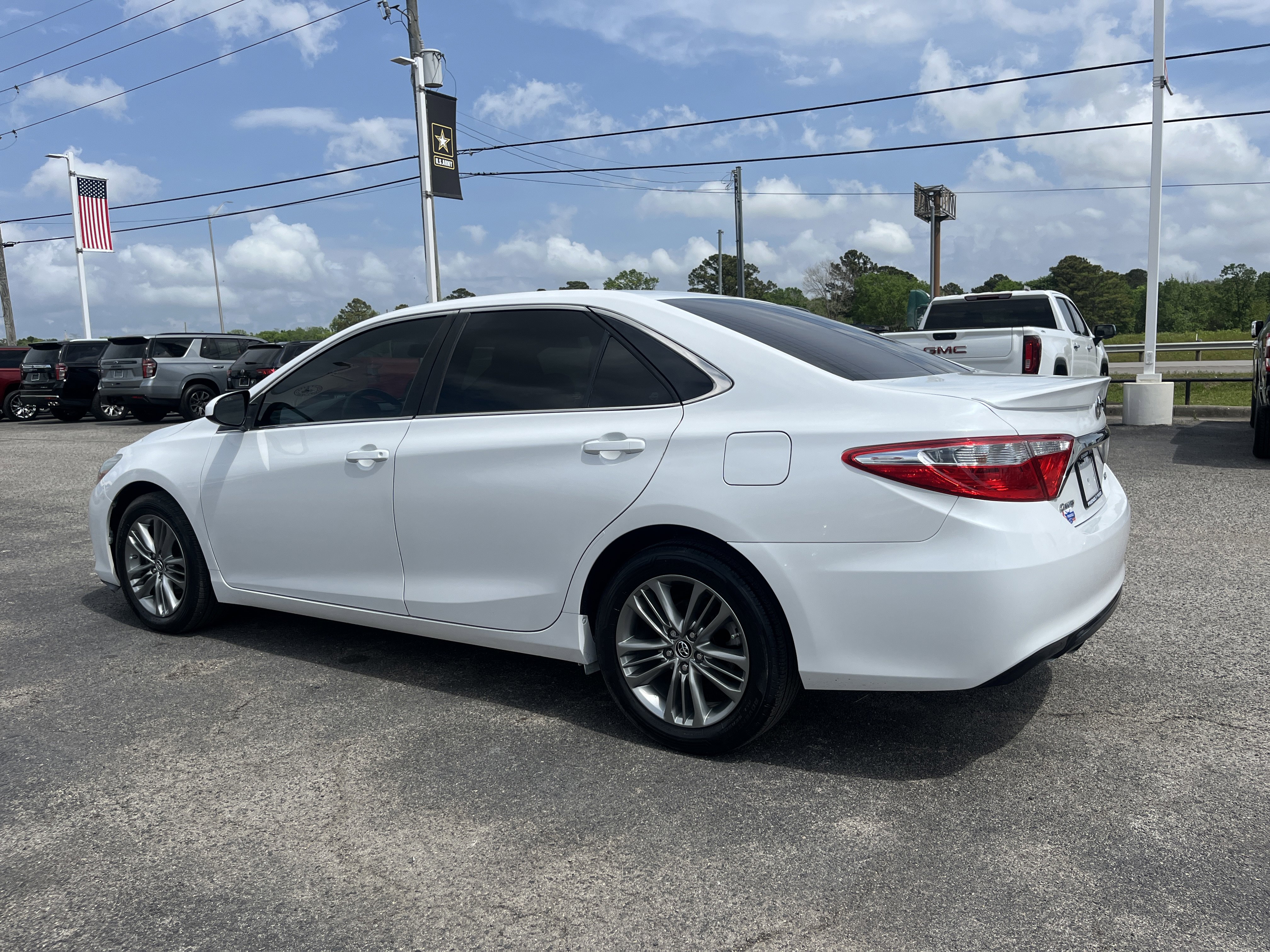 Used 2015 Toyota Camry XLE image 5
