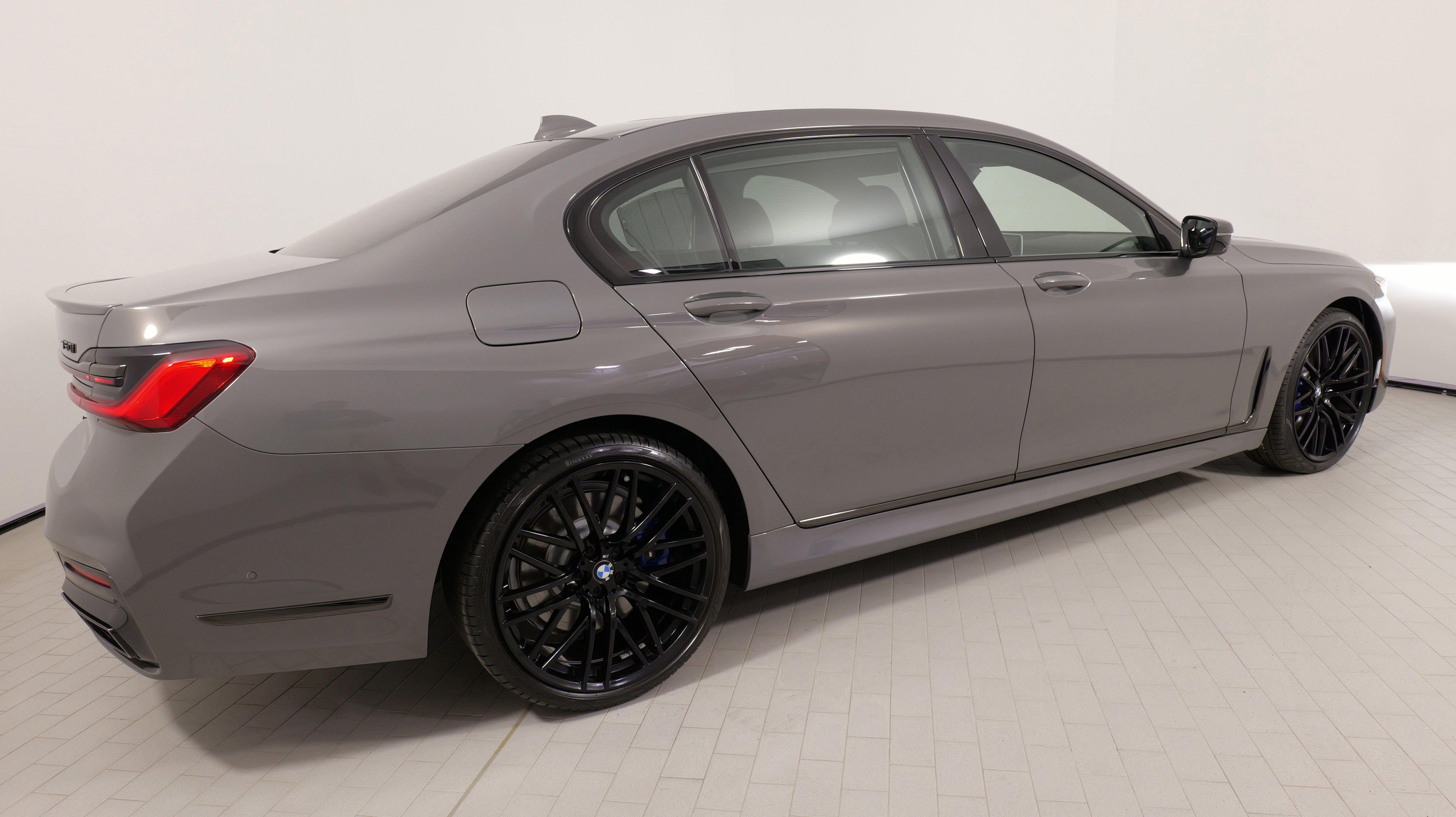 Used 2022 BMW 750i xDrive w/ Executive Package image 11