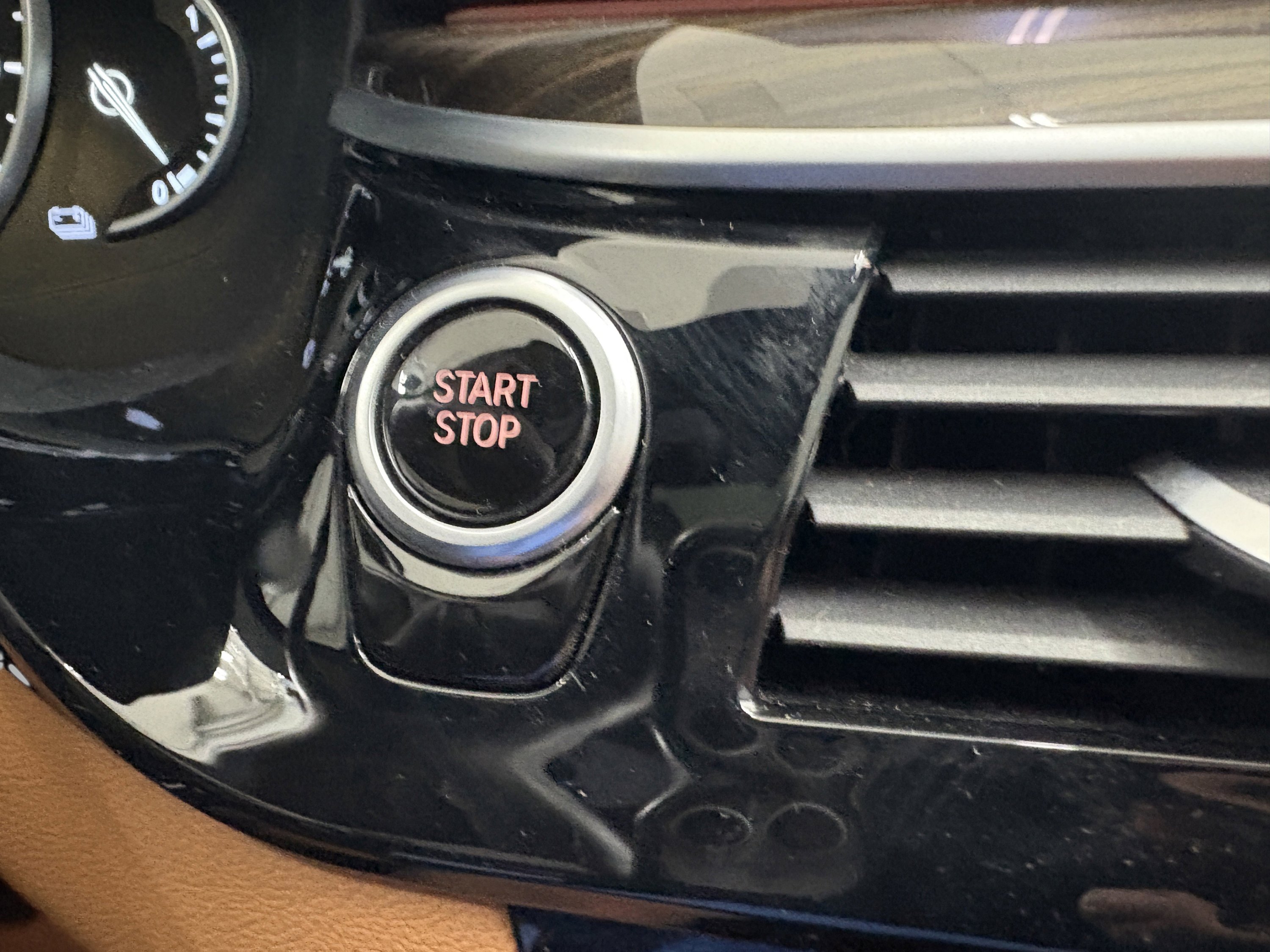 Used 2019 BMW 530e w/ Convenience Package image 19