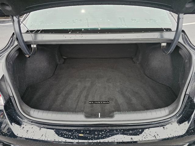 Used 2023 Hyundai Elantra Blue image 13