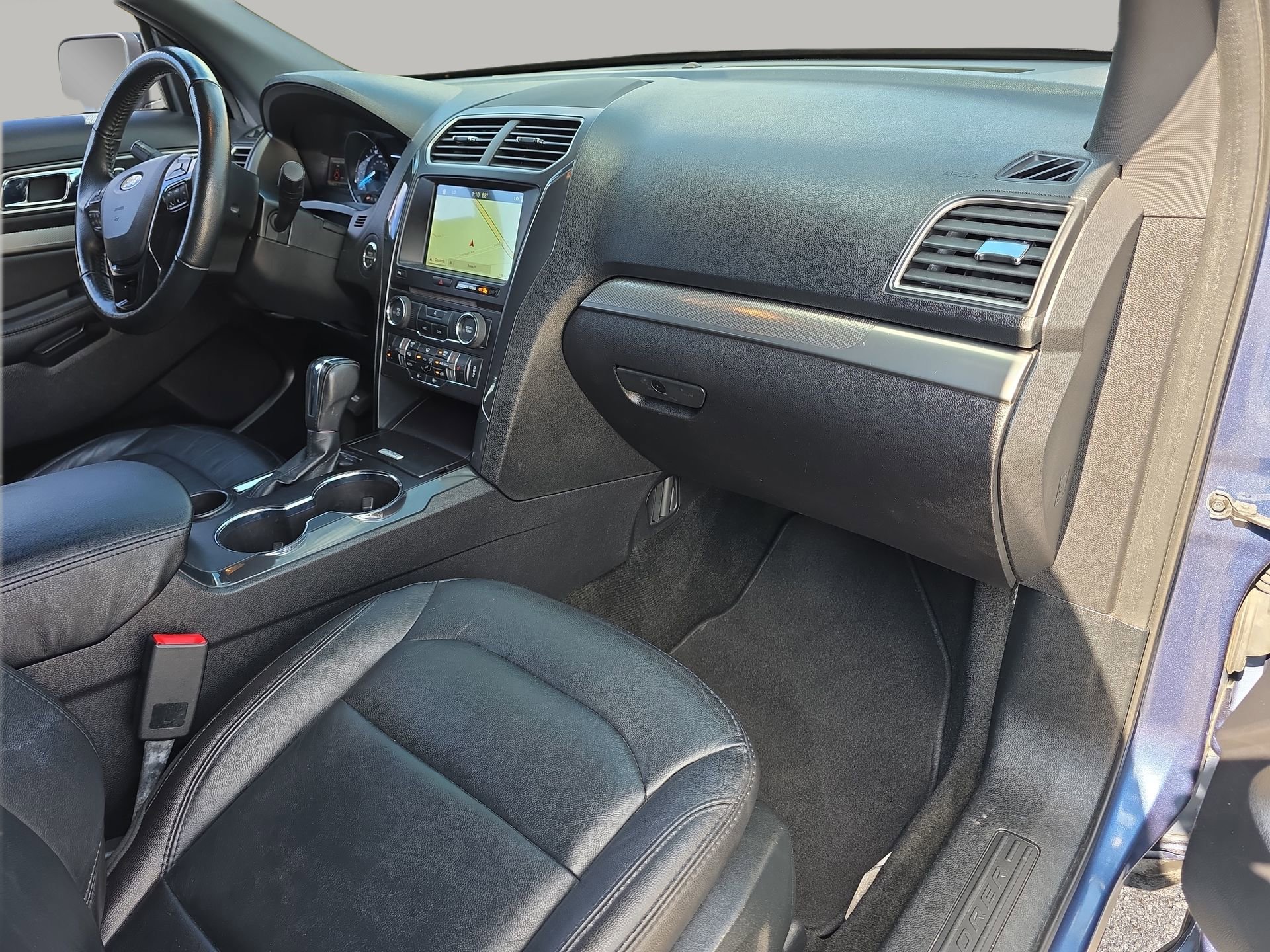 Certified 2018 Ford Explorer XLT w/ Equipment Group 202A image 36