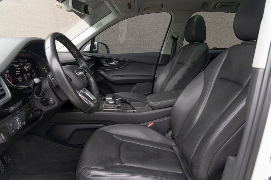 Used 2017 Audi Q7 3.0T Premium Plus w/ Premium Plus Package image 12