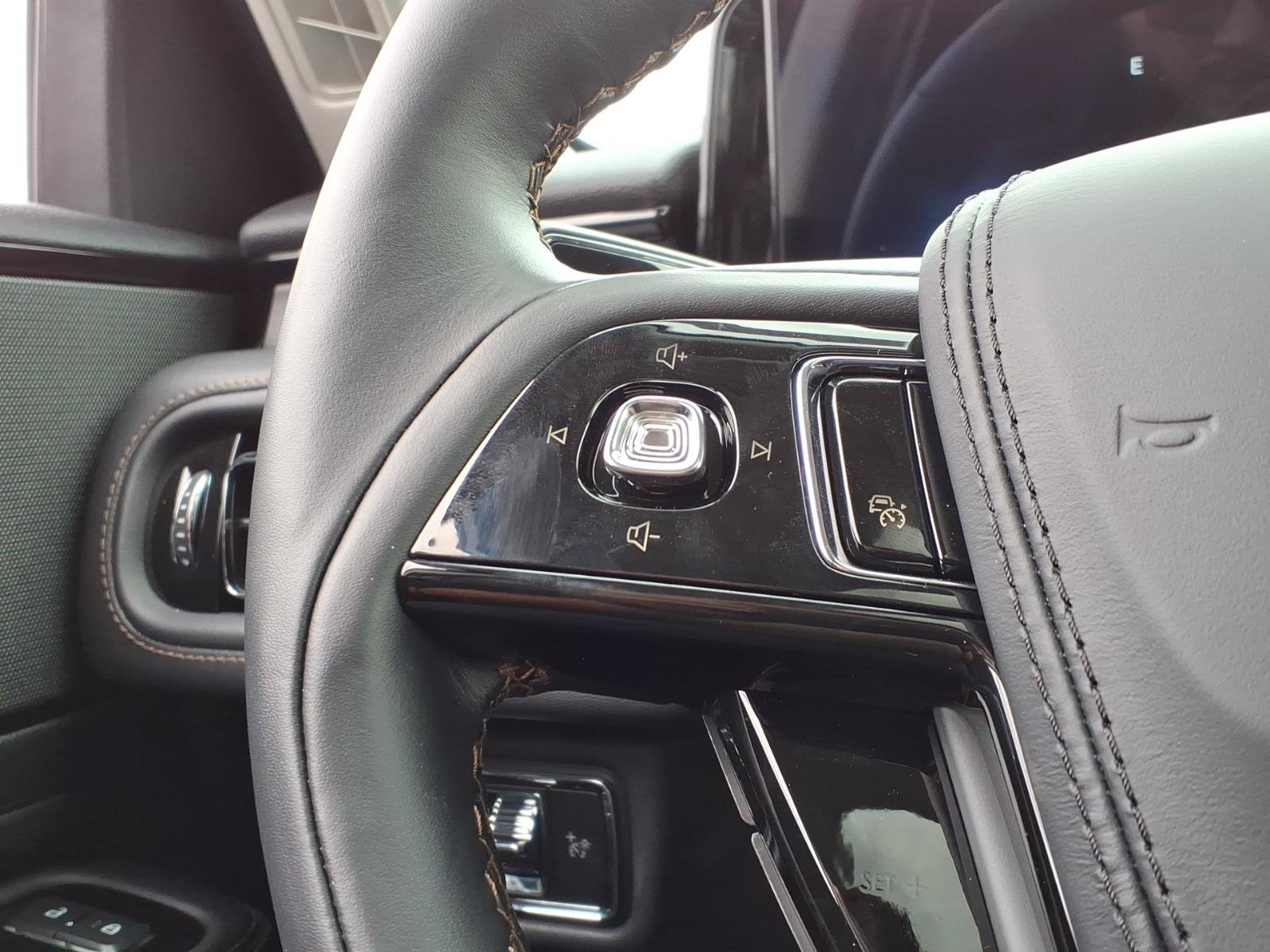 New 2026 Lincoln Aviator AWD w/ Jet Appearance Package image 19