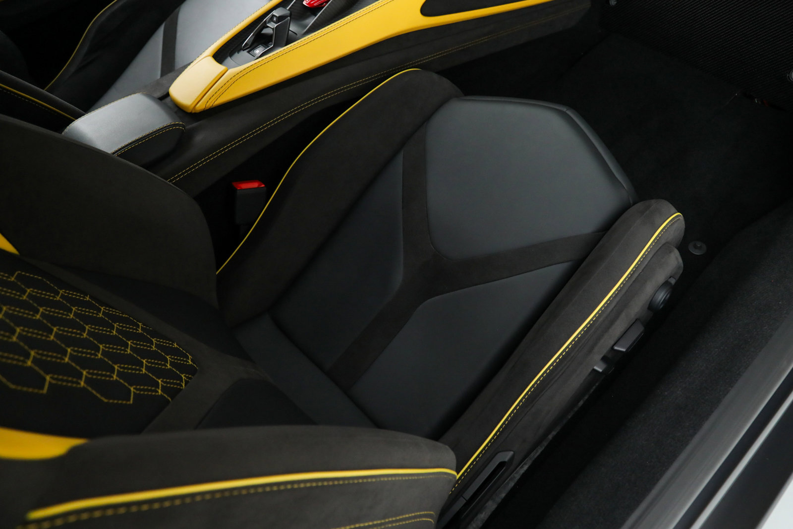 Used 2024 Lamborghini Revuelto image 22