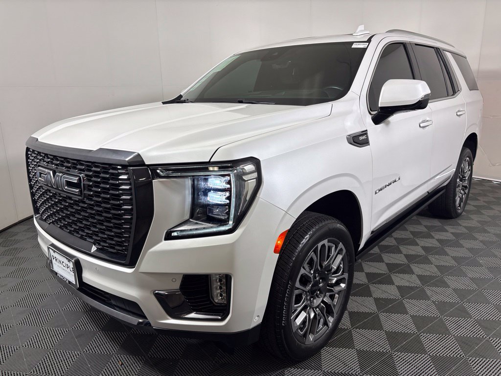 Used 2023 GMC Yukon Denali Ultimate AWD/4WD image 2