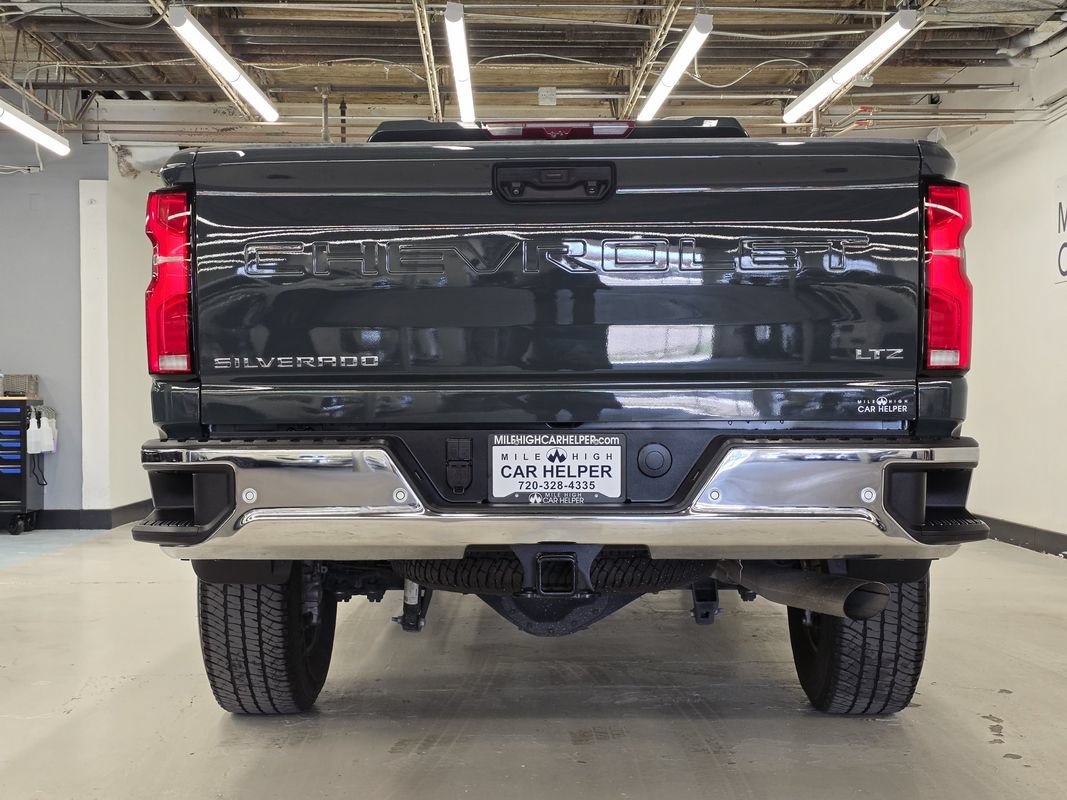Used 2025 Chevrolet Silverado 2500 LTZ w/ LTZ Premium Package AWD/4WD image 10