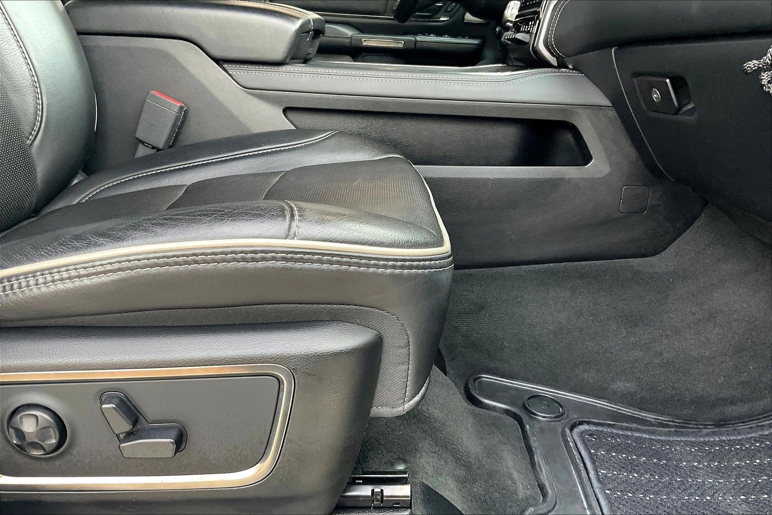 Used 2020 RAM 1500 Limited image 22