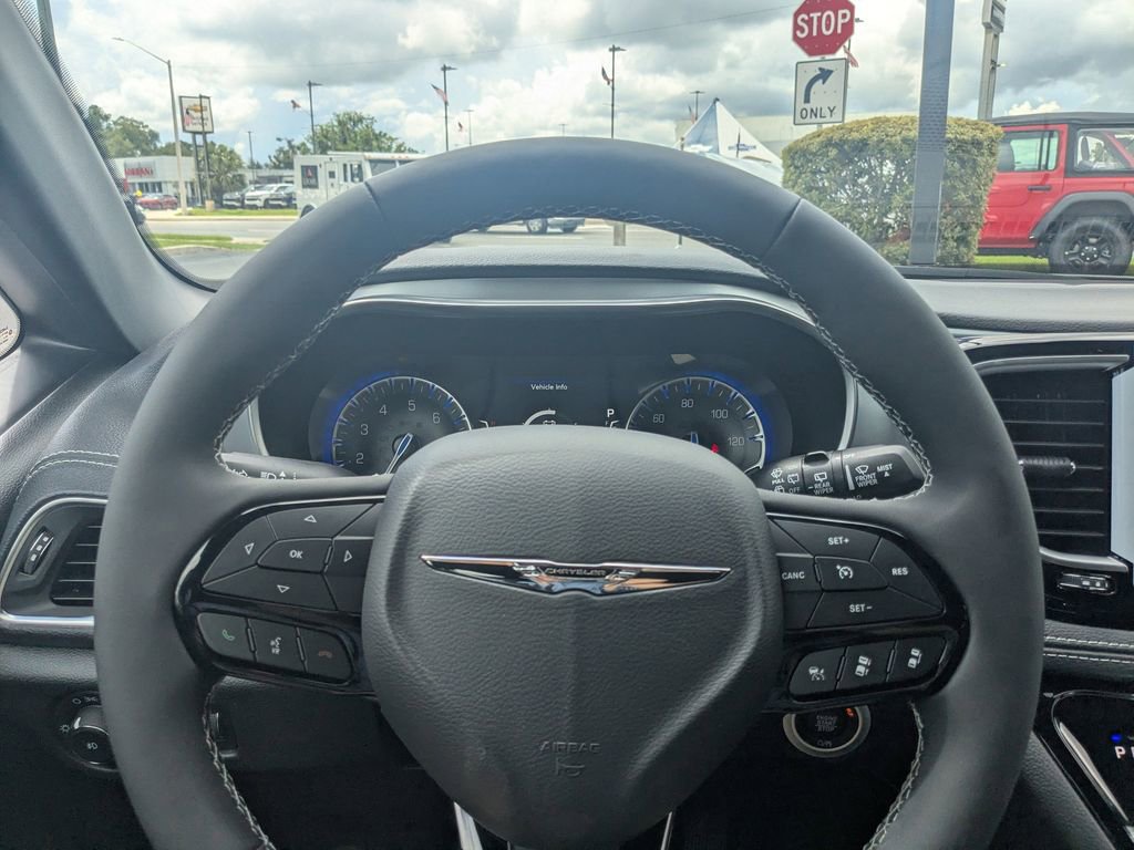 New 2026 Chrysler Pacifica Limited w/ S Appearance Package FWD image 27