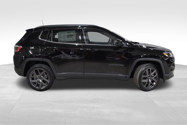 New 2026 Jeep Compass Limited image 2