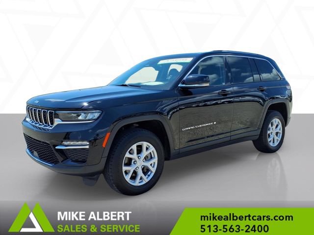 Used 2023 Jeep Grand Cherokee Limited AWD/4WD image 3