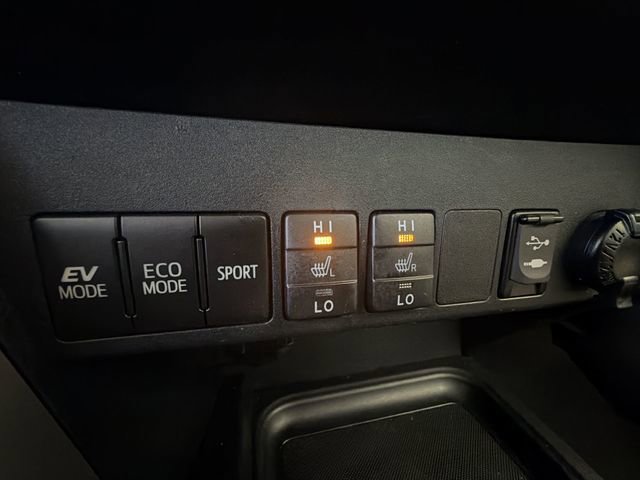 Used 2017 Toyota RAV4 Limited AWD/4WD image 30