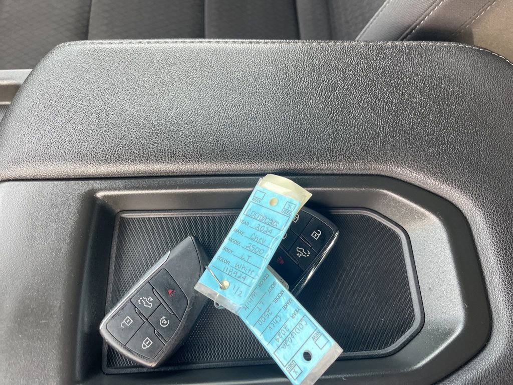 Used 2024 Chevrolet Silverado 2500 LT w/ Convenience Package image 39