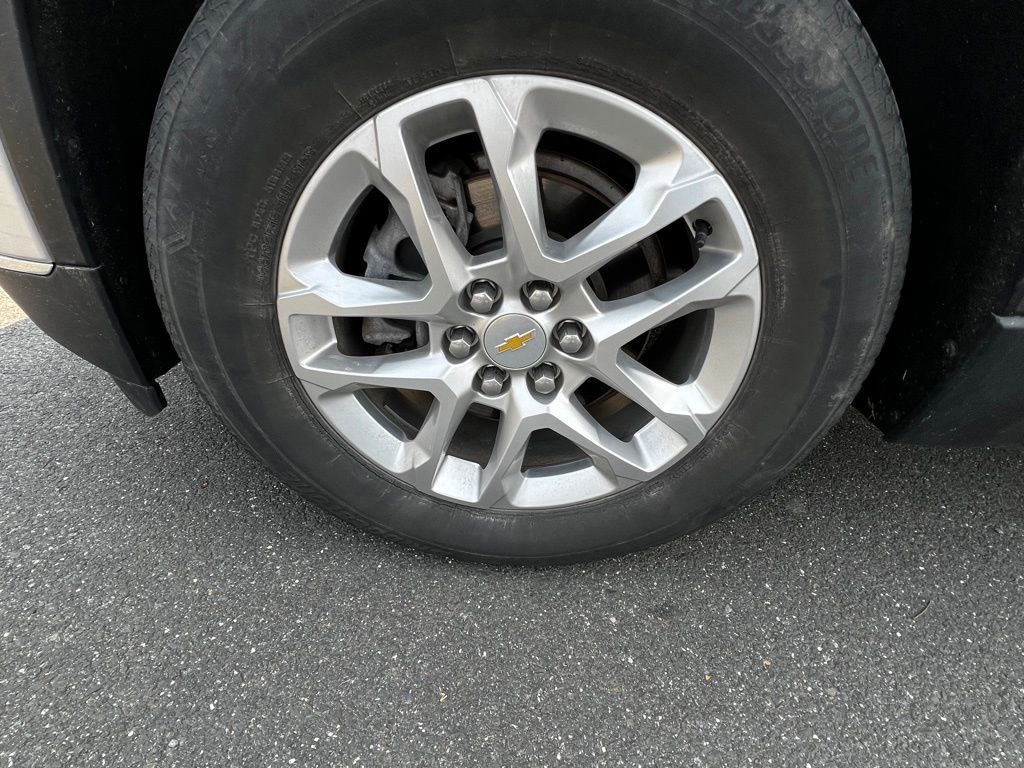 Used 2021 Chevrolet Traverse LT w/ LPO, Cargo Package image 10