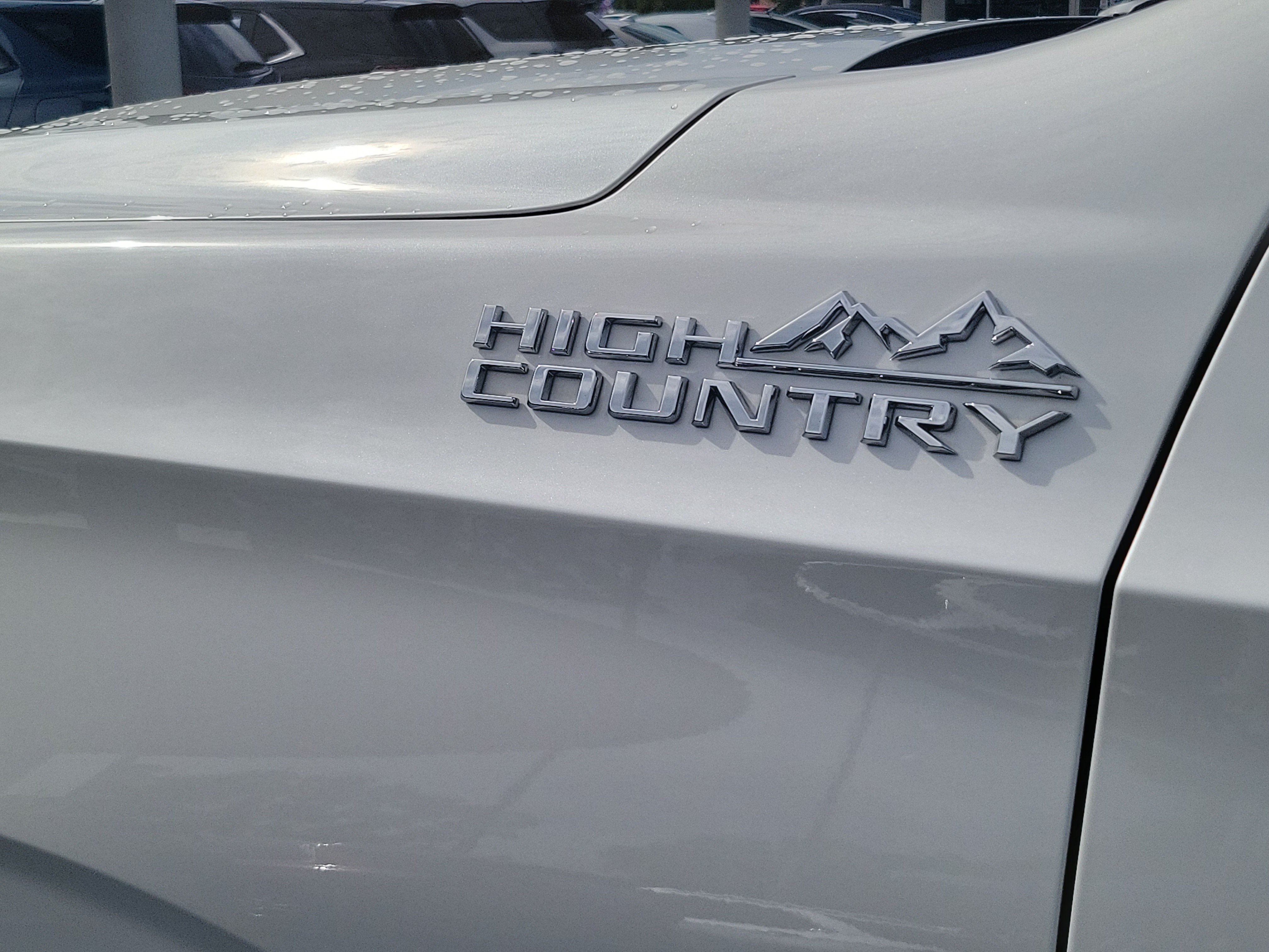 Used 2022 Chevrolet Suburban High Country w/ Premium Package RWD image 7