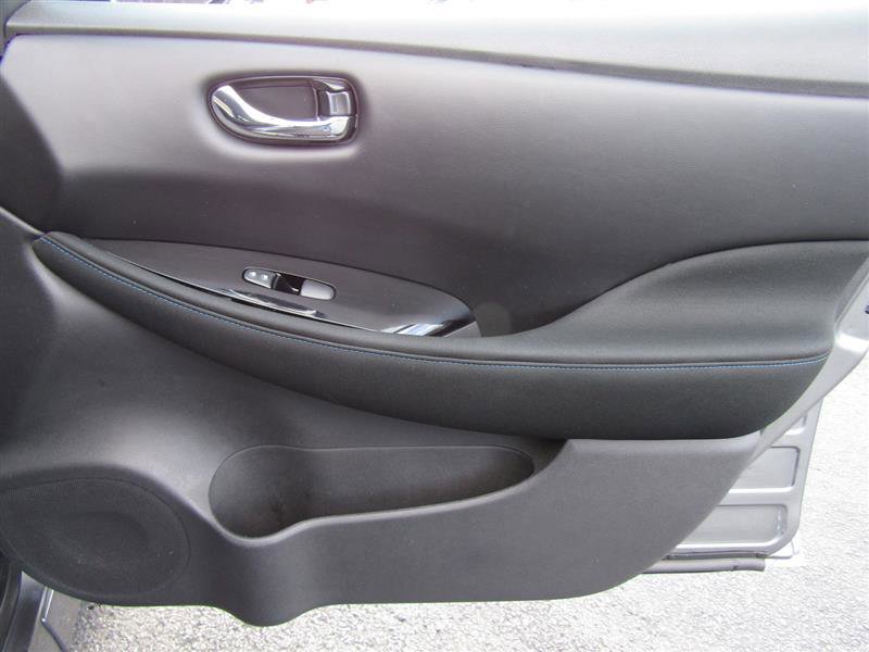 Used 2022 Nissan Leaf SV image 29