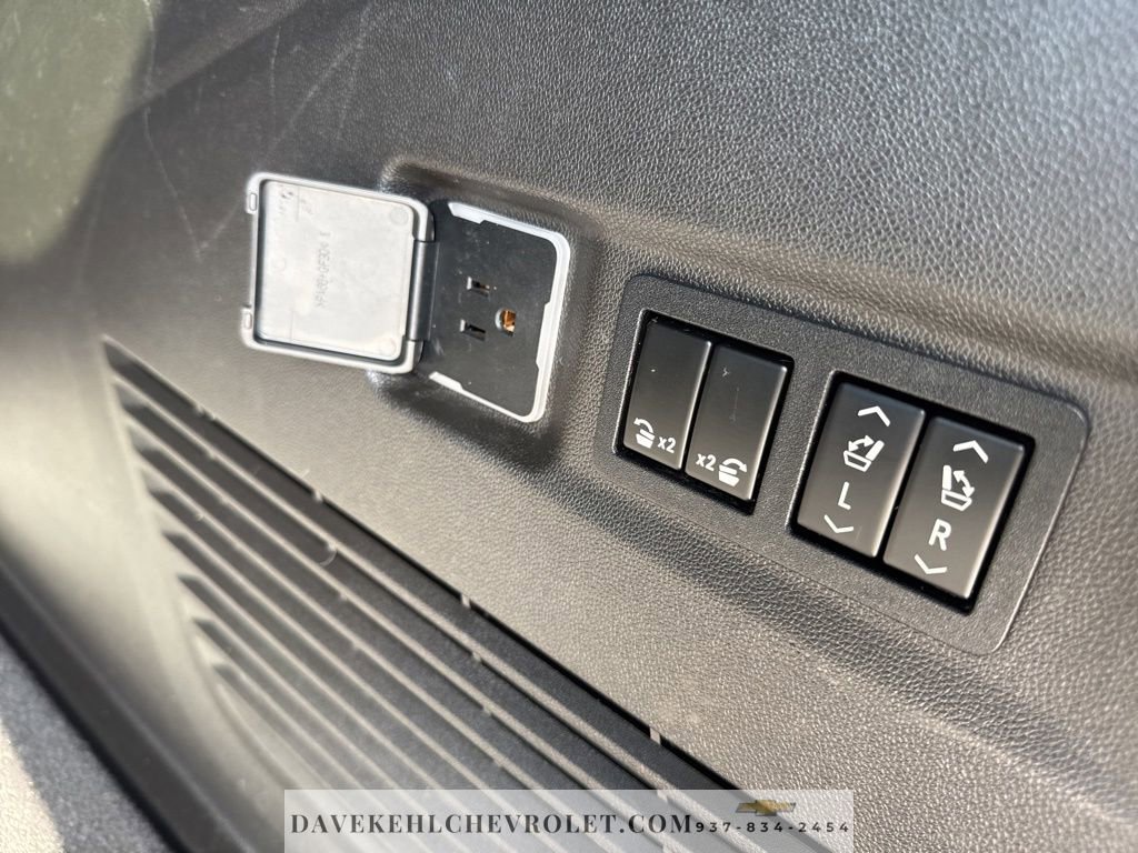 Used 2021 GMC Yukon XL SLT w/ SLT Premium Package image 26