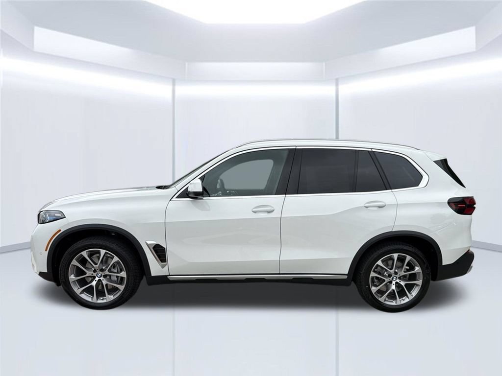 New 2026 BMW X5 sDrive40i w/ Parking Assistance Package RWD image 3