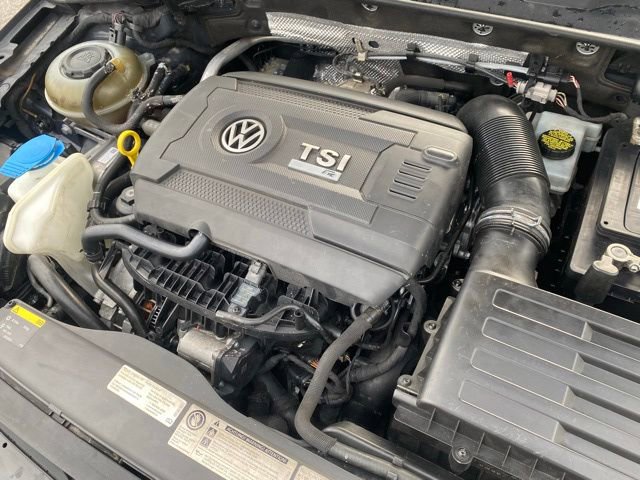 Used 2017 Volkswagen Golf R 4-Door AWD/4WD image 13