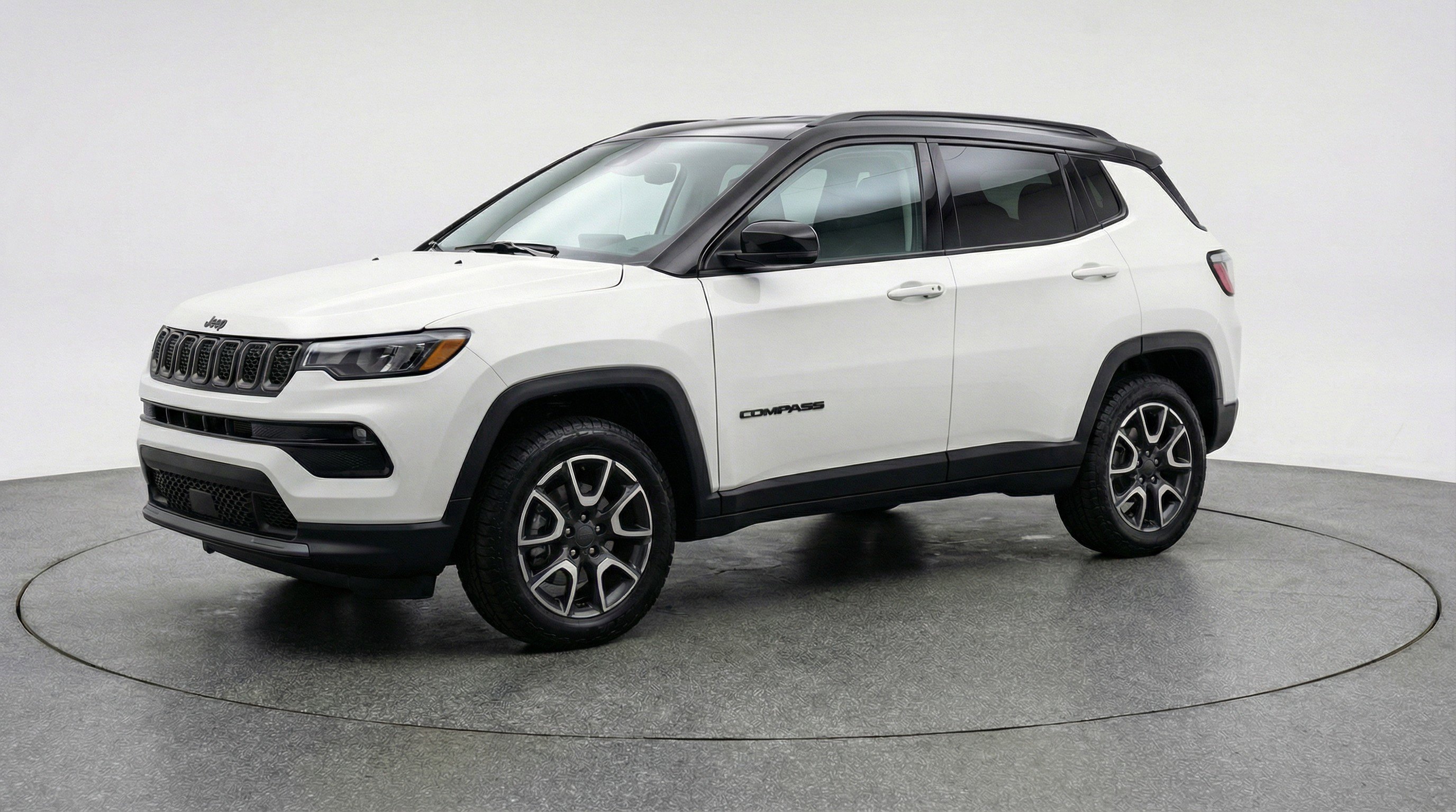 Used 2025 Jeep Compass Trailhawk w/ Trailer Tow Group image 3