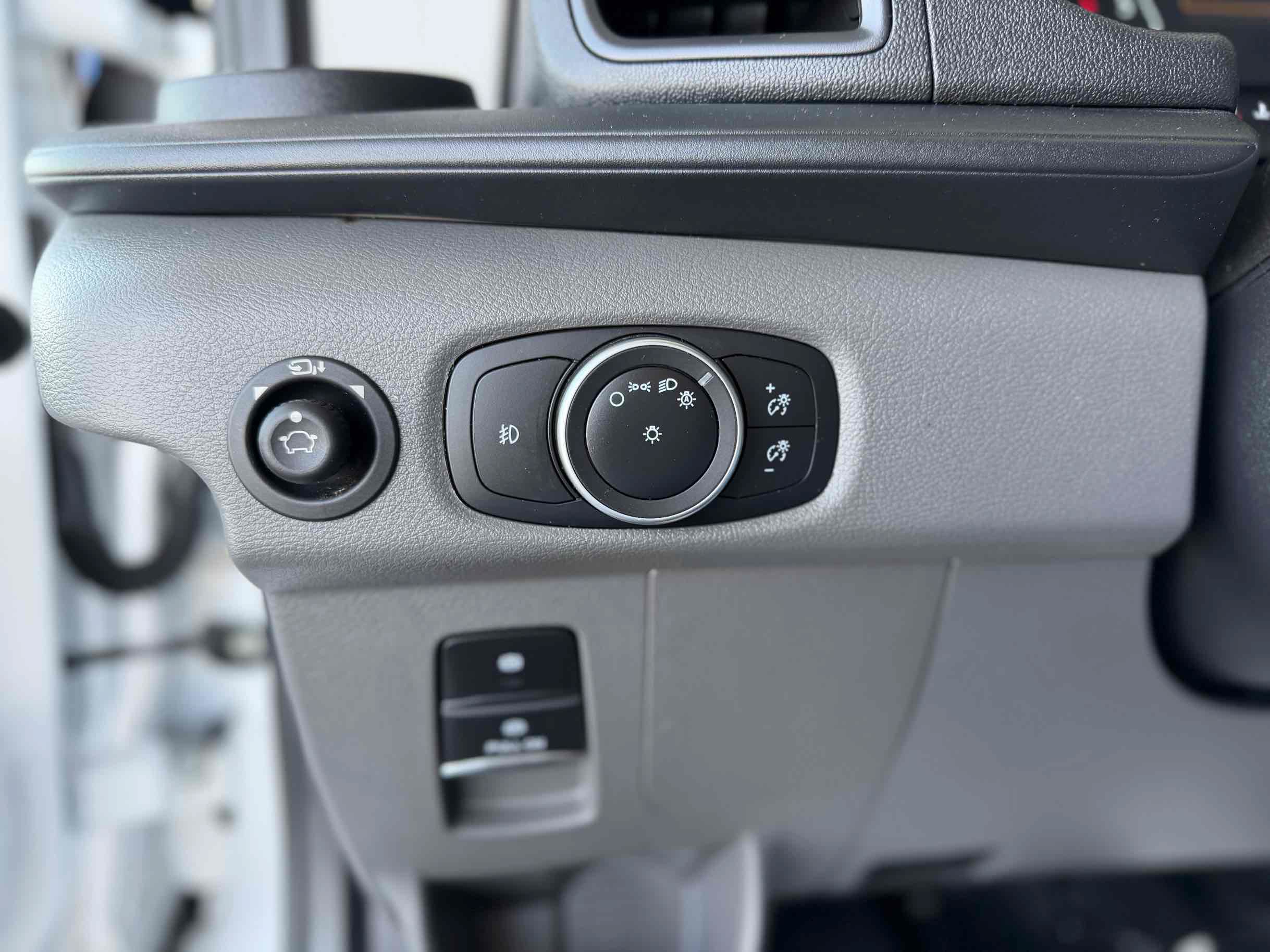 Used 2023 Ford Transit 350 XLT RWD image 26