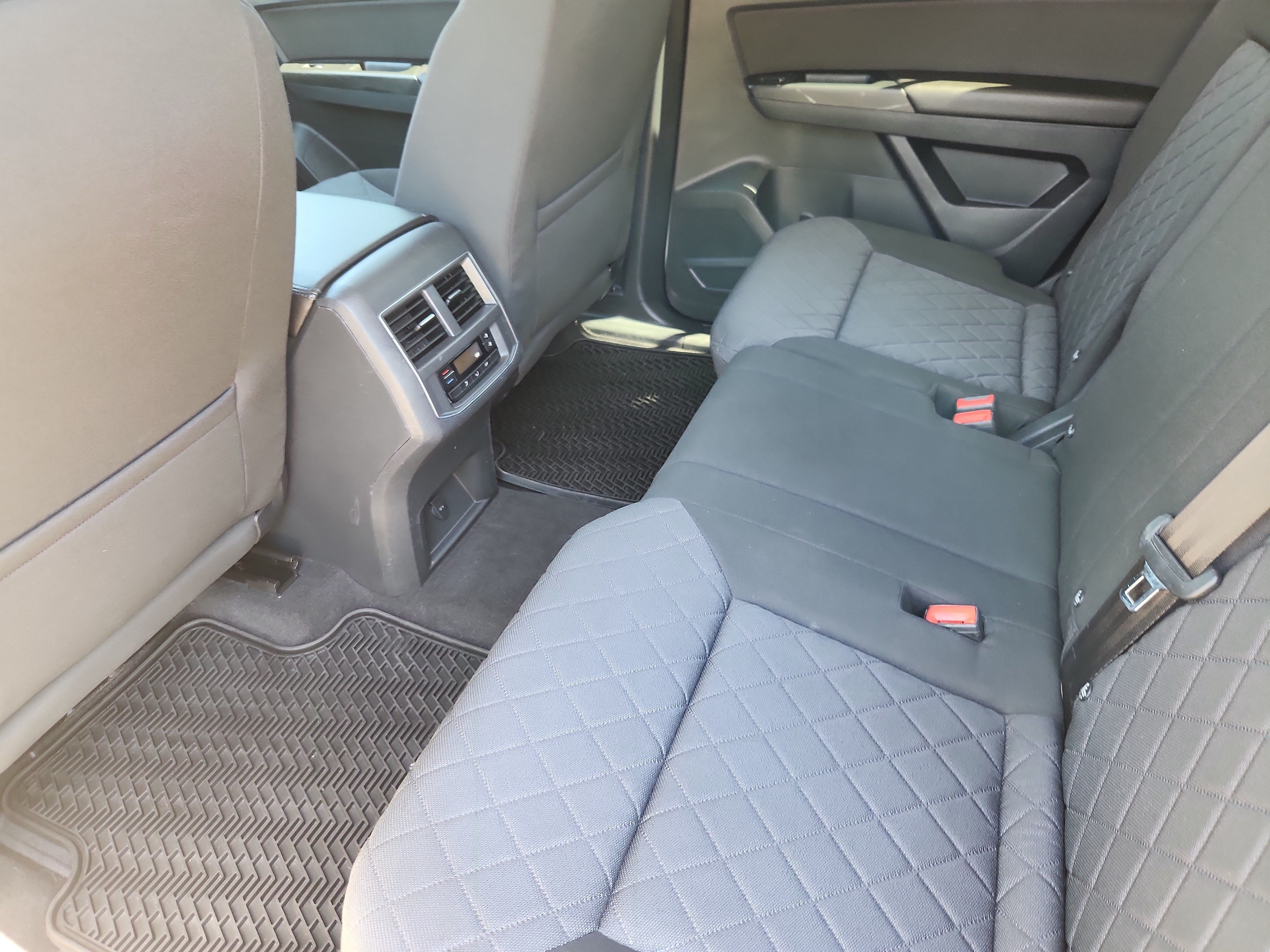 Used 2018 Volkswagen Atlas S FWD image 13